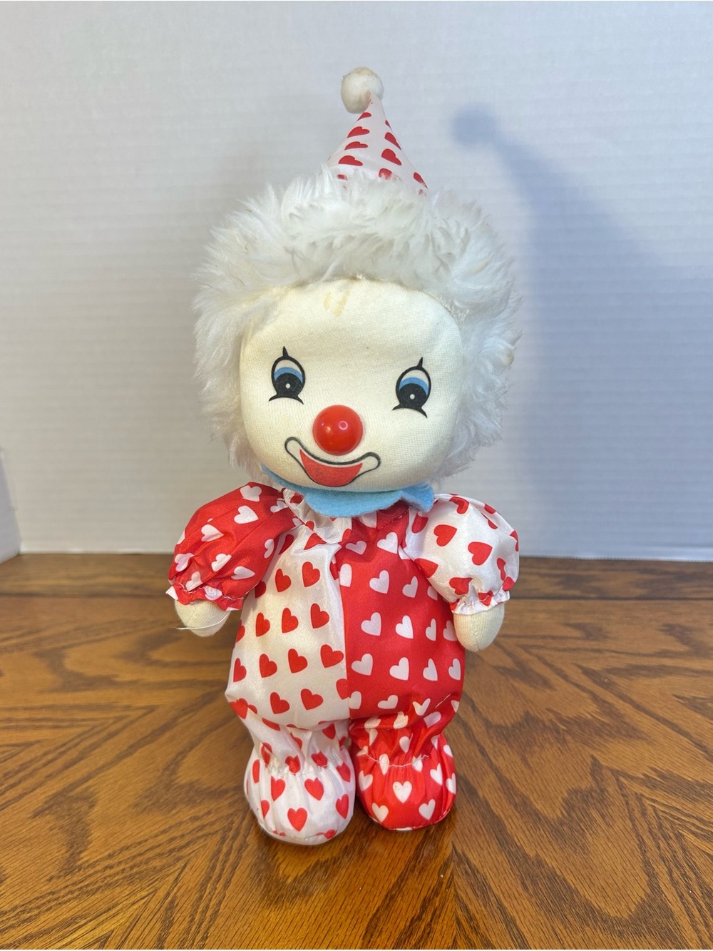 Vintage 80s Poter Wind Up Musical Clown Doll Hearts Head Moves WORKS